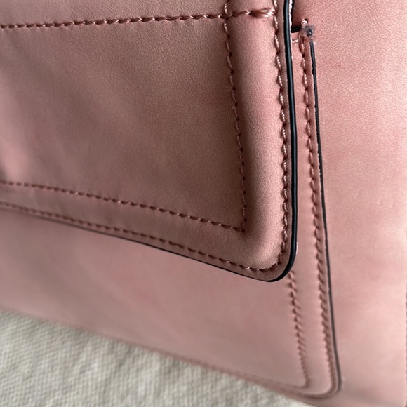 Gap backpack 🎒 great condition! Color pink ! One size - Picture 12 of 16